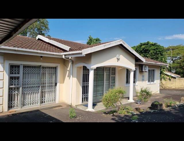 2 BEDROOM SIMPLEX FOR SALE IN ESCOMBE